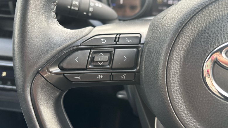 Toyota Yaris 1.5 Hybrid Design 5dr CVT Hybrid Hatchback